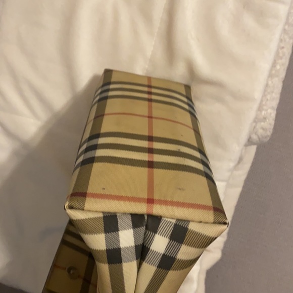 BURBERRY 💯 plaid leather handbag tote solid price - Picture 16 of 16